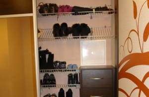 Полки для обуви в шкафу