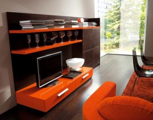оранжевый цвет в интерьере гостиной